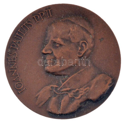 Kiss Nagy András (1930-1997) 1990. 'JOANNES PAULUS PP.II / ORATORIUM IN HON. MAGNAE DOMINAE HUNGARORUM BENEDIXIT DIE VIII OCT. MCMLXXX' kétoldalas bronz emlékérem (50mm) T:AU