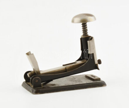 Régi Derby tűzőgép, fém, jelzett, 10x6x9 cm