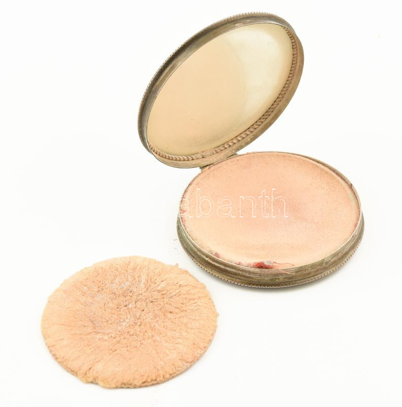 Ezüst (Ag) pudrié, benne púderrel. Jelzett, bruttó: 52 g, d: 6 cm