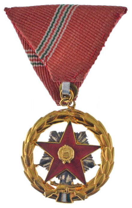 1957. 'Kiváló Szolgálatért Érdemérem' aranyozott, ezüstözött, zománcozott kitüntetés mellszalagon T:XF Hungary 1957. 'Distinguished Service Medal' gilt, silver plated, enamelled decoration with ribbon C:XF NMK 614.