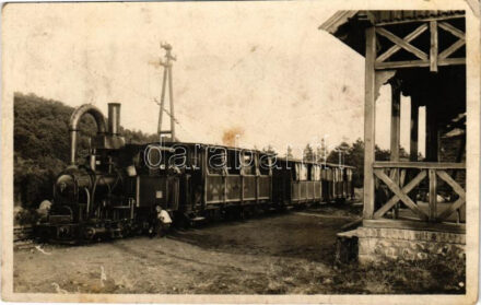 1934 Mátrafüred (Gyöngyös), Gyöngyös-Mátrafüredi Mátravasút, gőzmozdony, vonat, tolattyú szerkezet olajozása, karbantartás a Mátrafüredi végállomáson (EK)