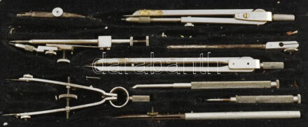 Maho precíziós készlet tartójában, kopással, hiánnyal, sz: 23,5 cm