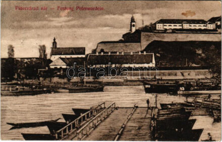 1908 Újvidék, Novi Sad; Pétervárad vár, nyitott hajóhíd elhaladó uszállyal. Urbán Ignác kiadása / Grad Petrovaradin / Festung Peterwardein / castle, opened pontoon bridge, barges (Rb)