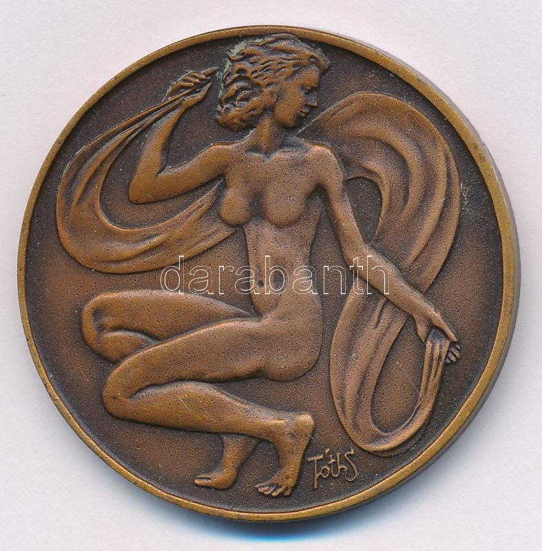 Tóth Sándor (1933-2019) 1980. 'Nyíregyházi Sporthetek 1980 május' kétoldalas bronz emlékérem (42,5mm) T:AU - Image 2