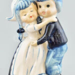 Delft porcelán gyermekpár figura, hibátlan, jelzéssel, m: 19 cm