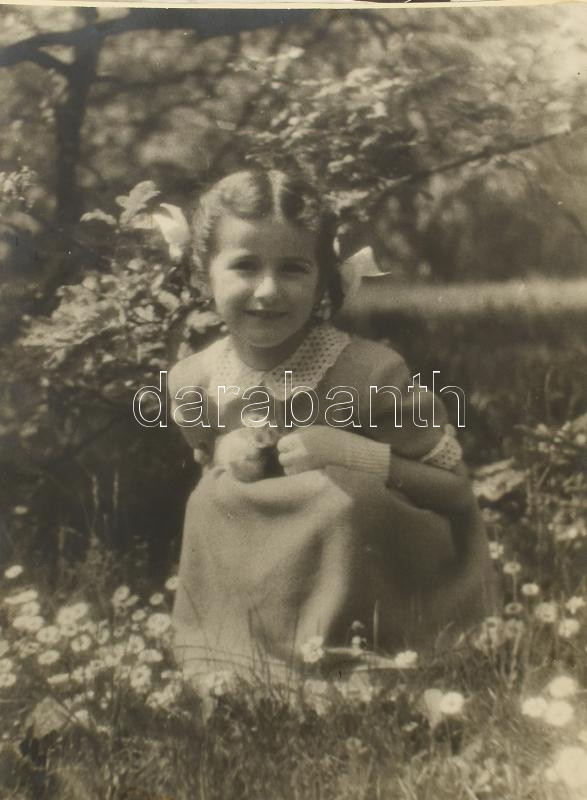 Náray Károly szegedi amatőr fotóművész fotógyűjteménye, részben feliratozott önálló művészfotók, részben kartonra kasírozva, részben albumlapokra ragasztva, 8×10 és 24×18 cm közötti méretekben - Image 4