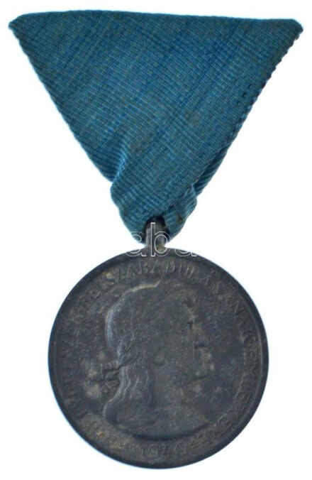 1940. 'Erdélyi részek felszabadulásának emlékére' Zn emlékérem modern mellszalaggal. Szign.: Berán T:XF oxidáció Hungary 1940. 'Commemorative Medal for the Liberation of Transylvania' Zn medal with modern ribbon. Sign.: Berán C:XF