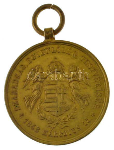 1874. 'SZABADSÁG, EGYENLŐSÉG, TESTVÉRISÉG - 1848. Márczius 15. / A NEMZET 13 VÉRTANÚI 25. ÉVI GYÁSZEMLÉKE - ARAD 1874. Oktober 6.' Cu emlékérem füllel (30mm) T:AU