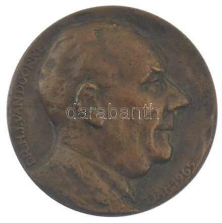 Hollandia 1965. 'Dr. H.J. van Doorne' bronz emlékérem tokban. Szign.: Pieter de Monchy (75mm) T:AU Netherlands 1965. 'Dr. H.J. van Doorne' bronze commemorative medallion in case. Sign.: Pieter de Monchy (75mm) C:AU