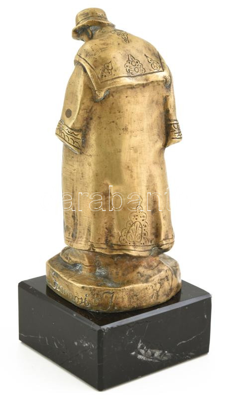 Szamosi Imre: Pipát tömő paraszt, bronz, márvány talapzaton, jelzéssel, hibátlan, m: 20,5 cm - Image 3