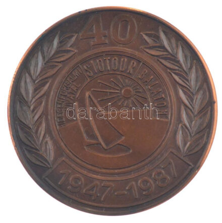 1987. 'Idegenforgalmi Hivatal - SIOTOUR BALATON 1947-1987' bronz emlékérem eredeti tokban (50mm) T:AU