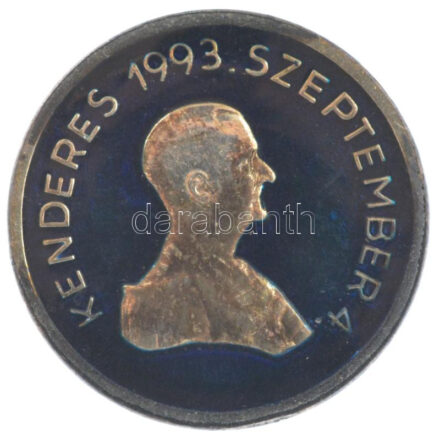 1993. 'Kenderes 1993. szeptember 4.' Horthy Miklóst ábrázoló műgyantás jelvény pillangótűvel, a kormányzó újratemetésének emlékére T:AU
