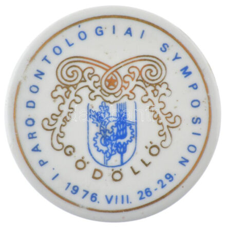 1976. 'Parodontológiai Symposion Gödöllő' jelzett hollóházi porcelán emlékérem (60mm) T:AU
