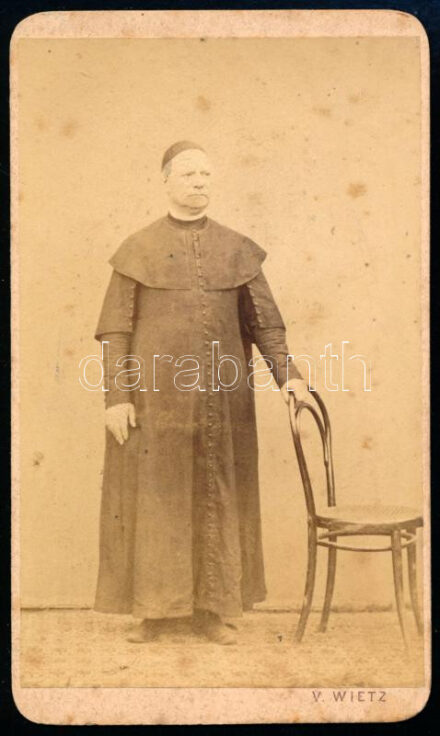 cca 1870 Pap portréja, keményhátú fotó Wietz műterméből, 10,5×6,5 cm