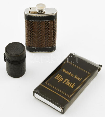 Stainless Steel Hip Flask, fém flaska dísz borítással, dobozában + 4 db-os úti kupicás készlet, tokban