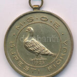 1928. 'MGOE Újpesti Fiókja / 1928. évi kiállításának I. díja' kétoldalas, aranyozott bronz díjérem füllel. Szign.: Dömötör (36mm) T:AU,XF
