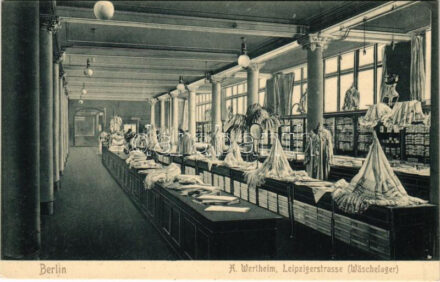 Berlin, A. Wertheim Wäschelager, Leipzigerstrasse / laundry shop, interior
