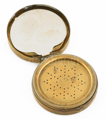 Luxité réz púderes szelence, kopásokkal, jelzéssel, d: 5,3 cm