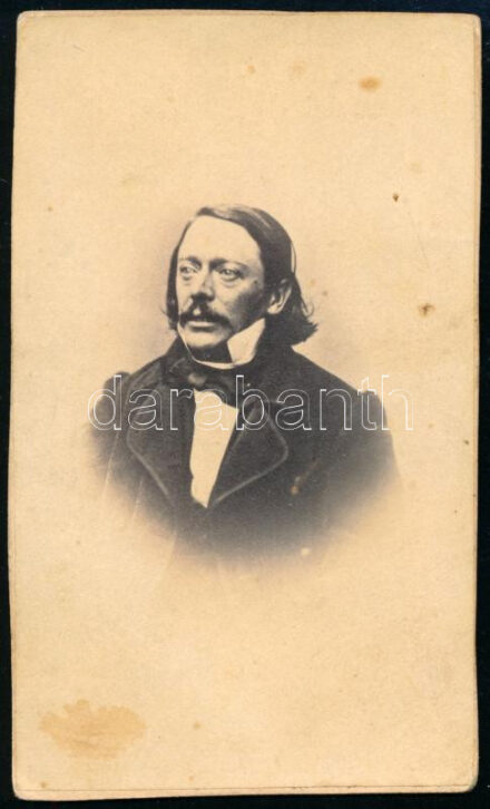 cca 1860 Férfiportré, keményhátú fotóPfeiffer berlini műterméből, 9,5×5,5 cm