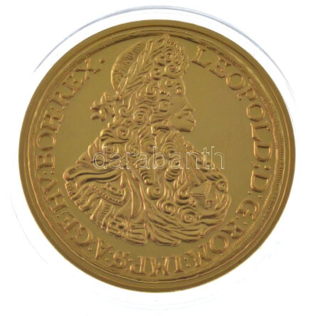DN 'A legértékesebb magyar érmék - I. Lipót tízszeres aranydukátjának replikája' aranyozott Cu emlékérem, 'COPY' jelzéssel, tanúsítvánnyal (40mm) T:PP