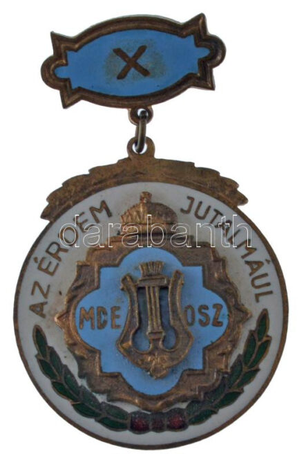 ~1930-1940. 'MDEOSZ (Magyar Dalegyletek Országos Szövetsége) - Az Érdem Jutalmául - X' zománcozott bronz jelvény (49x31mm) T:AU