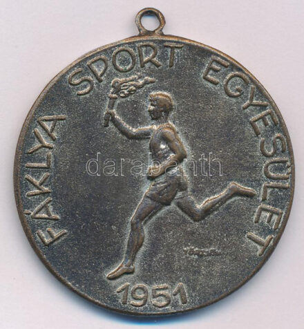 Törzsök Károly (1906-1964) 1953. 'Fáklya Sport Egyesület 1951' kétoldalas ezüstözött bronz díjérem mellszalag nélkül, hátoldalán 'ASZTALI TENISZ II. 1953.' gravírozással (40mm) T:XF