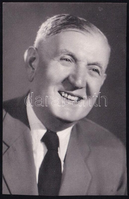 1956 Salamon Béla (1885-1965) színész, színházigazgató, humorista autográf dedikációja őt ábrázoló fotó hátoldalán, 13,5x8,5 cm