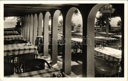 Budapest I. Kis Kárpátia étterem és kávéház. Czakó utca 1-3. Károlyi László és Taussig Ferenc tulajdonosok