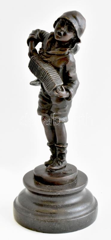 Demétre Haralamb Chiparus (utánöntés) román Art Deco szobrász: Harmonikás gyerek. Bronz, kőtalpon, Jelzett, m: 24 cm - Image 2