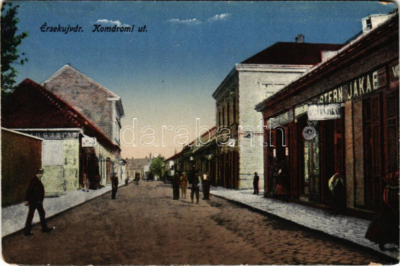Érsekújvár, Nové Zámky; Komáromi út, Stern Jakab üzlete. Vasúti levelezőlapárusítás 445. / street view, shops (EM)