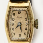 Stowa 14k arany női karóra, jelzett, használt bőr szíjjal, működik, 18x20 mm