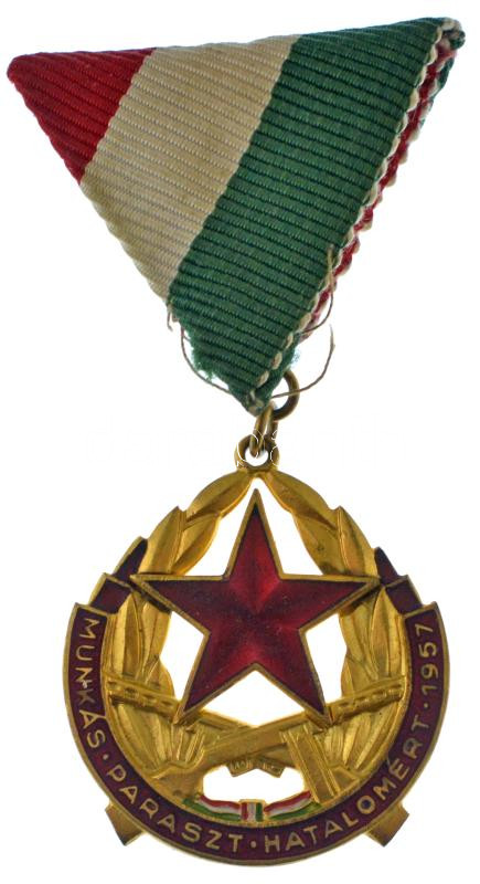 1957. 'Munkás-Paraszt Hatalomért Emlékérem' aranyozott, zománcozott bronz kitüntetés mellszalagon T:AU NMK 700.