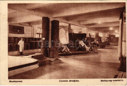 Budapest VIII. Corvin áruház belső, szőnyeg osztály