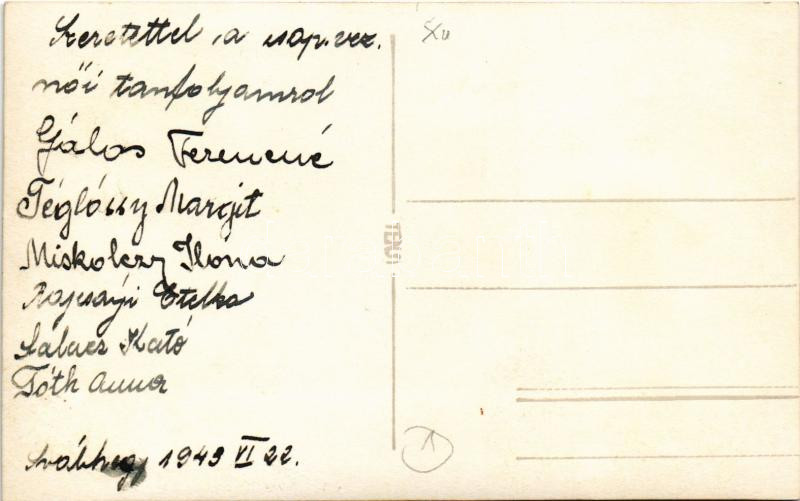 1943 Budapest XII. Svábhegy, A hadügyminisztérium által szervezett női csoportvezetői tanfolyam csoportképe katonatisztekkel. photo - Image 2