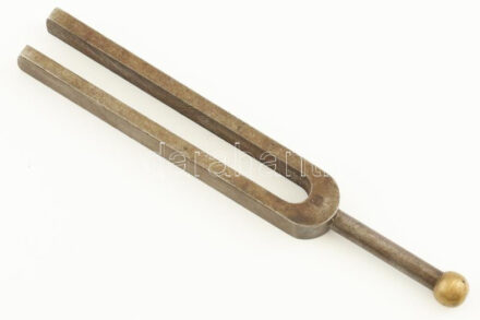 Hangvilla, kopásokkal, h: 14 cm