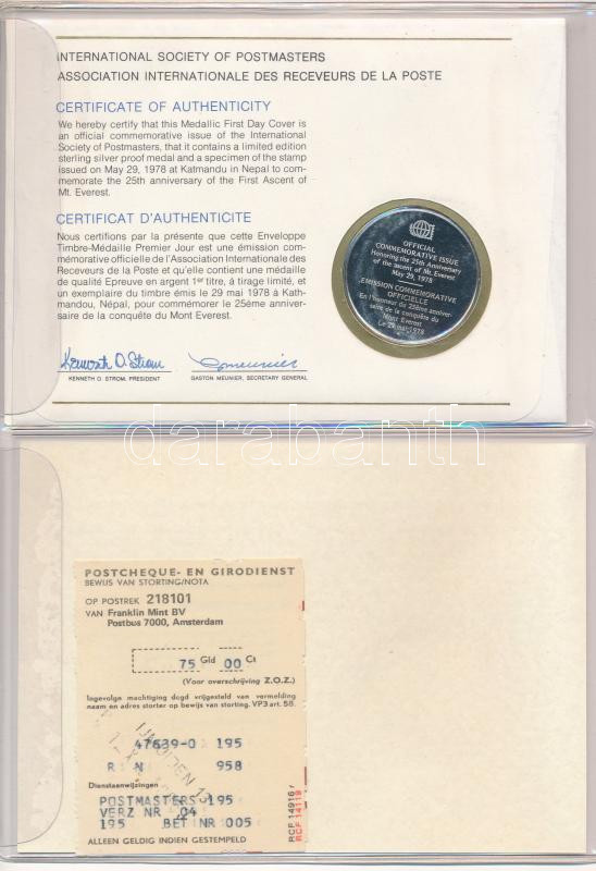 1978. 'Postamesterek Nemzetközi Szövetsége hivatalos emlékérem kiadása 1978 - Nepál' Ag emlékérem érmés borítékban, első napi bélyegzős bélyeggel, holland nyelvű leírással (20g/0.925/39mm) T:PP 1978. 'Internatinal Society of - Image 2