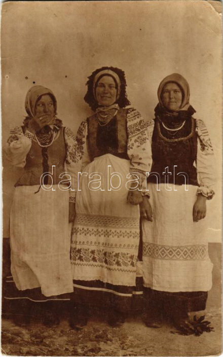 1916 Orosz asszonyok a keleti harctéren / WWI Eastern front, Russian folklore. photo (EK)