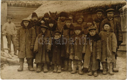 1916 Otthon maradt oroszok a keleti harctéren / WWI Eastern front, Russian folklore. photo