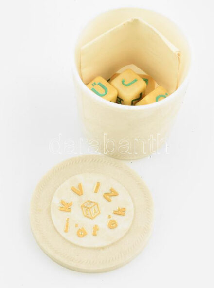 Kvíz-játék retro dobókockás szóalkotó játék, játékszabállyal, m: 8 cm