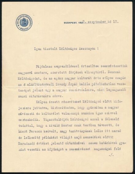 1922 Klebelsberg Kunó (1875-1932) vallás- és közoktatásügyi miniszter (1922-1931) gépelt kondoleáló levele, autográf aláírásával, Szendy Árpád (1863-1922) zongoraművész és - tanár, zeneszerző özvegye részére, miniszteri fejléces papíron, borítékkal, 1,5 g