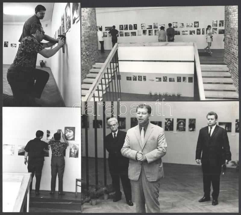 1970 Demjén Gábor fotóriporter pecsétjével jelzett 4 db vintage riportfotó egy fotókiállítás rendezéséről és megnyitójáról, ezüst zselatinos fotópapíron; a helyszín Budapest, Tanács körút, a Fővárosi Tanács kiállítóterme; világos színű öltönyben Réti