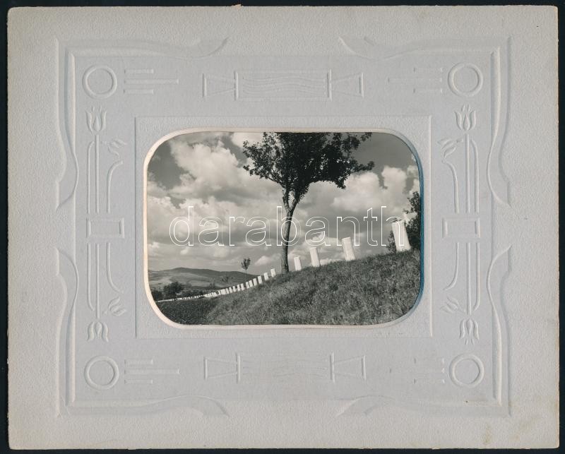 1940 Rozsnyó, Klell Kálmán ,,Út a végtelenbe" című, feliratozott vintage fotóművészeti alkotása, ezüst zselatinos fotópapíron, 8,5x11,5 cm, dombornyomott paszpartura ragasztva, 18x22 cm