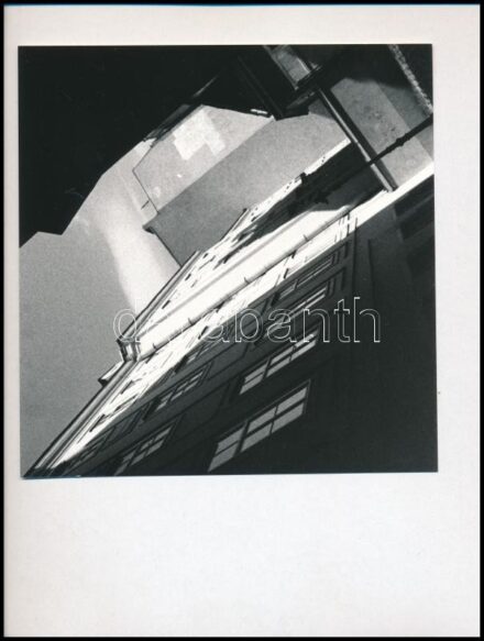 Lucien Hervé (1910-2007): Párizsi utcarészlet. Lucien Hervé francia - magyar származású fotós pecséttel jelzett fotóművészeti alkotása, 16x16 cm