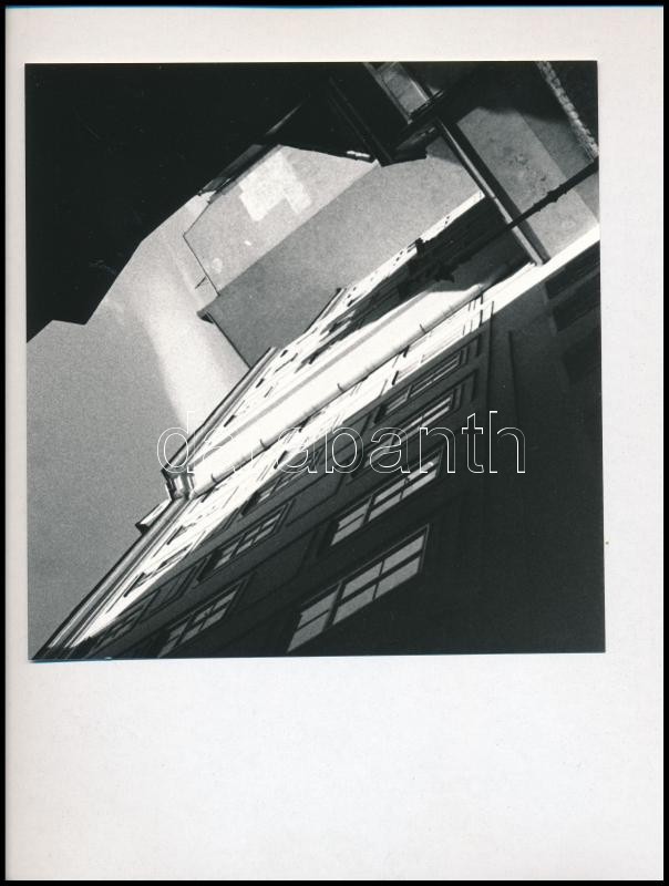 Lucien Hervé (1910-2007): Párizsi utcarészlet. Lucien Hervé francia - magyar származású fotós pecséttel jelzett fotóművészeti alkotása, 16x16 cm