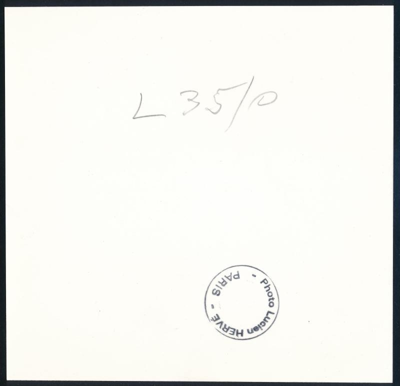 Lucien Hervé (1910-2007): Párizsi utcarészlet. Lucien Hervé francia - magyar származású fotós pecséttel jelzett fotóművészeti alkotása, 16x16 cm - Image 2