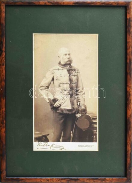 cca 1890-1900 I. Ferenc József (1830-1916) osztrák császár, magyar és cseh király portréfotója, Koller K(ároly) tanár budapesti műterméből, paszpartuban, üvegezett fa keretben, (körbevágott?), a felületén apró foltokkal, 20x10,5 cm, keret: 31x22