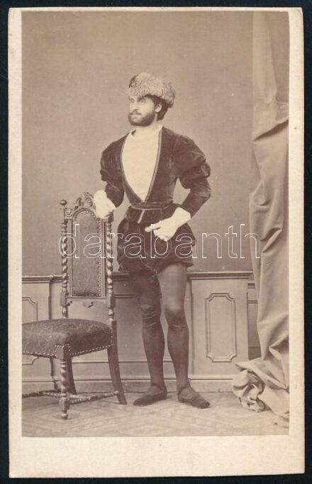 cca 1867 gróf Kinsky Zdenko (1844-1932) udvarmester keményhátú portréja, jelzetlen fotó, 10,5×6,5 cm