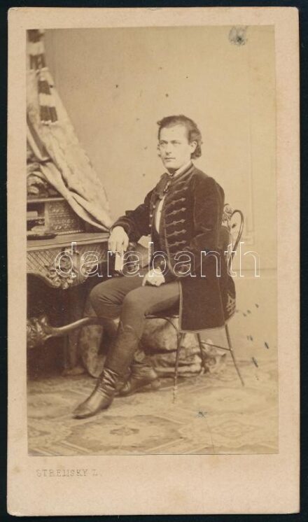 cca 1865 Molnár György (1830-1891) színész, rendező és színigazgató, a Budai népszínház megteremtőjének keményhátú fotója, Strelisky Lipót pesti műterméből, 10x6 cm