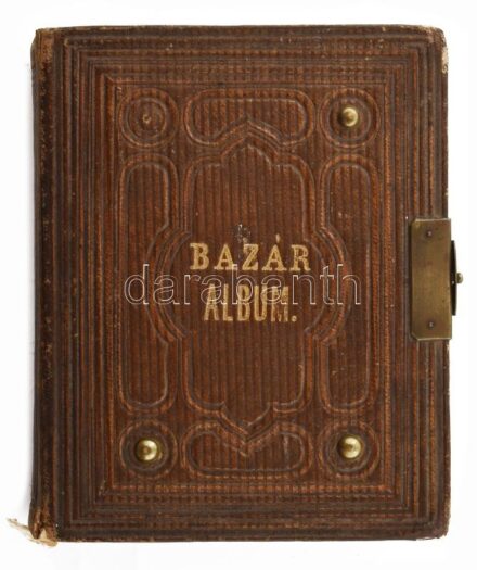1864 Bazár Album. Schrecker I[gnác] fényképész müterméből Pesten. A magyar országi szükölködök javára. Pest, 1864, Schrecker Ignác, 2 (litografált díszcímlap) + 14 (27 vizitkártya méretű fotó, 1 hiányzik (?)) t. ,,Az album a pesti Lloyd-palotában, a