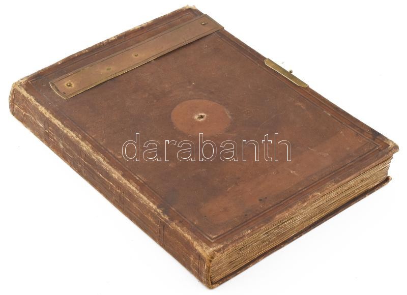 cca 1860 - 1900 Báró Hagen porosz főúri család fotóalbuma, 13 tábla táblán 103 fotóval, (táblánként 2x4 fotó, 1 hiánnyal. Benne számos főrenddel, főtisztekkel, és más érdekes személyek fotóival, több műteremből, köztük német, osztrák műtermek munkáival, d